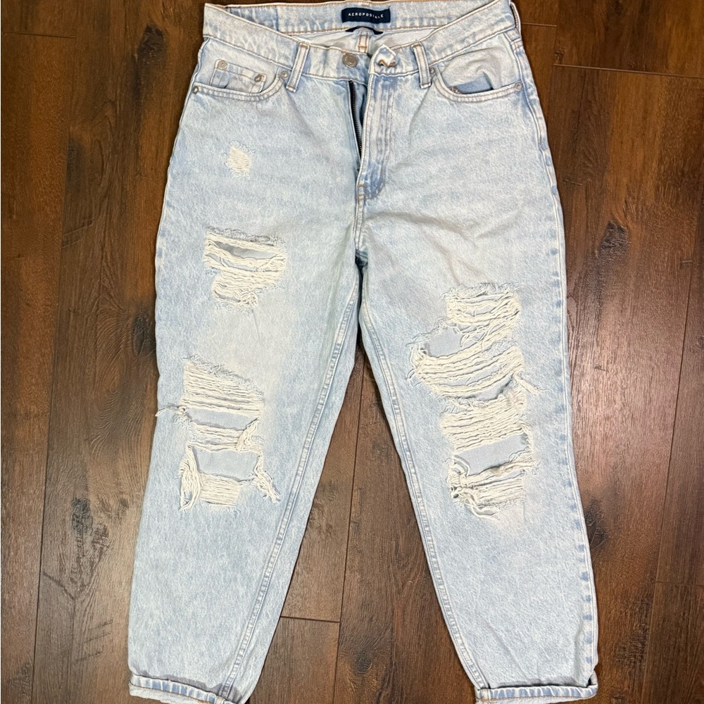Aeropostale Light Blue Relaxed Distressed Fit Mom Jeans